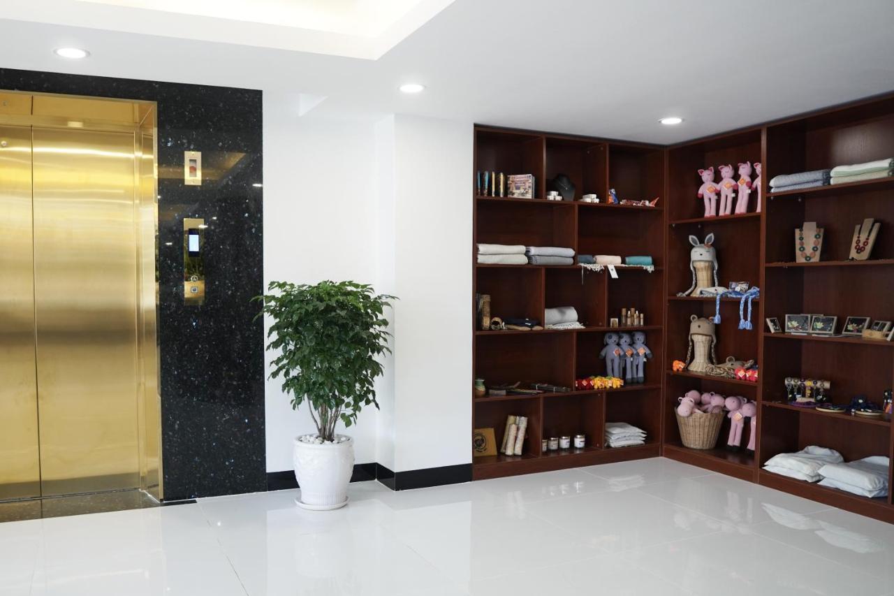 แอปเปิ้ล โฮเต็ล ทรี-แอร์พอร์ต พนมเปญ Hotel ภายนอก รูปภาพ