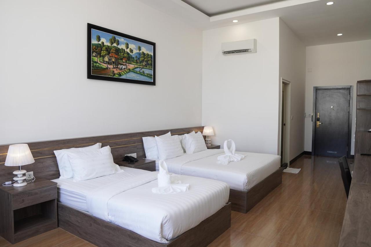 แอปเปิ้ล โฮเต็ล ทรี-แอร์พอร์ต พนมเปญ Hotel ภายนอก รูปภาพ