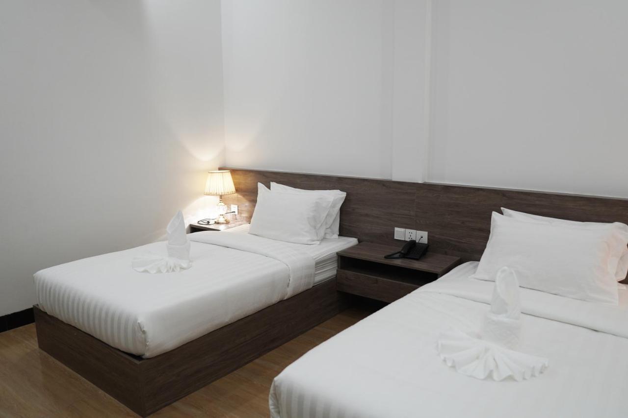 แอปเปิ้ล โฮเต็ล ทรี-แอร์พอร์ต พนมเปญ Hotel ภายนอก รูปภาพ
