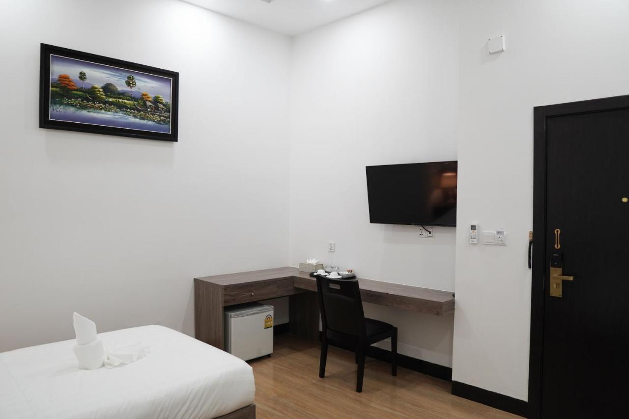 แอปเปิ้ล โฮเต็ล ทรี-แอร์พอร์ต พนมเปญ Hotel ภายนอก รูปภาพ